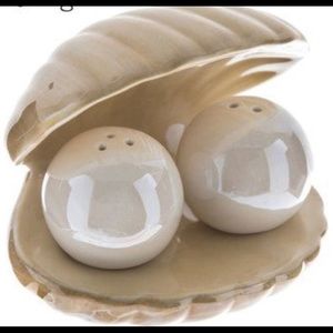 Oyster shell salt and pepper shaker set